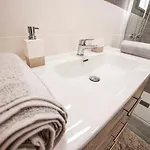 The Sunny Flair, Relaxing Experience Apartment